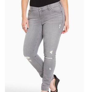 Torrid skinny jeans gray wash size 16